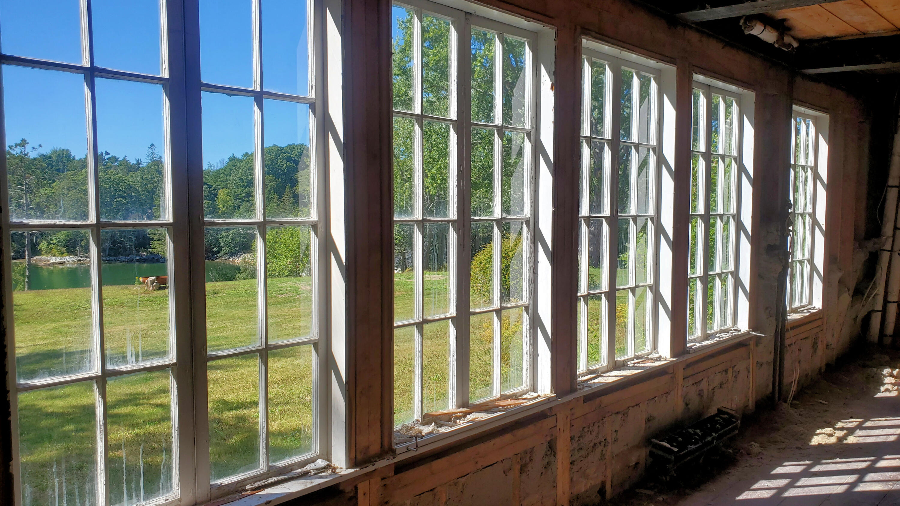884 Surry Road Surry, ME 04684 - Photo 16 of 64 02_dining2