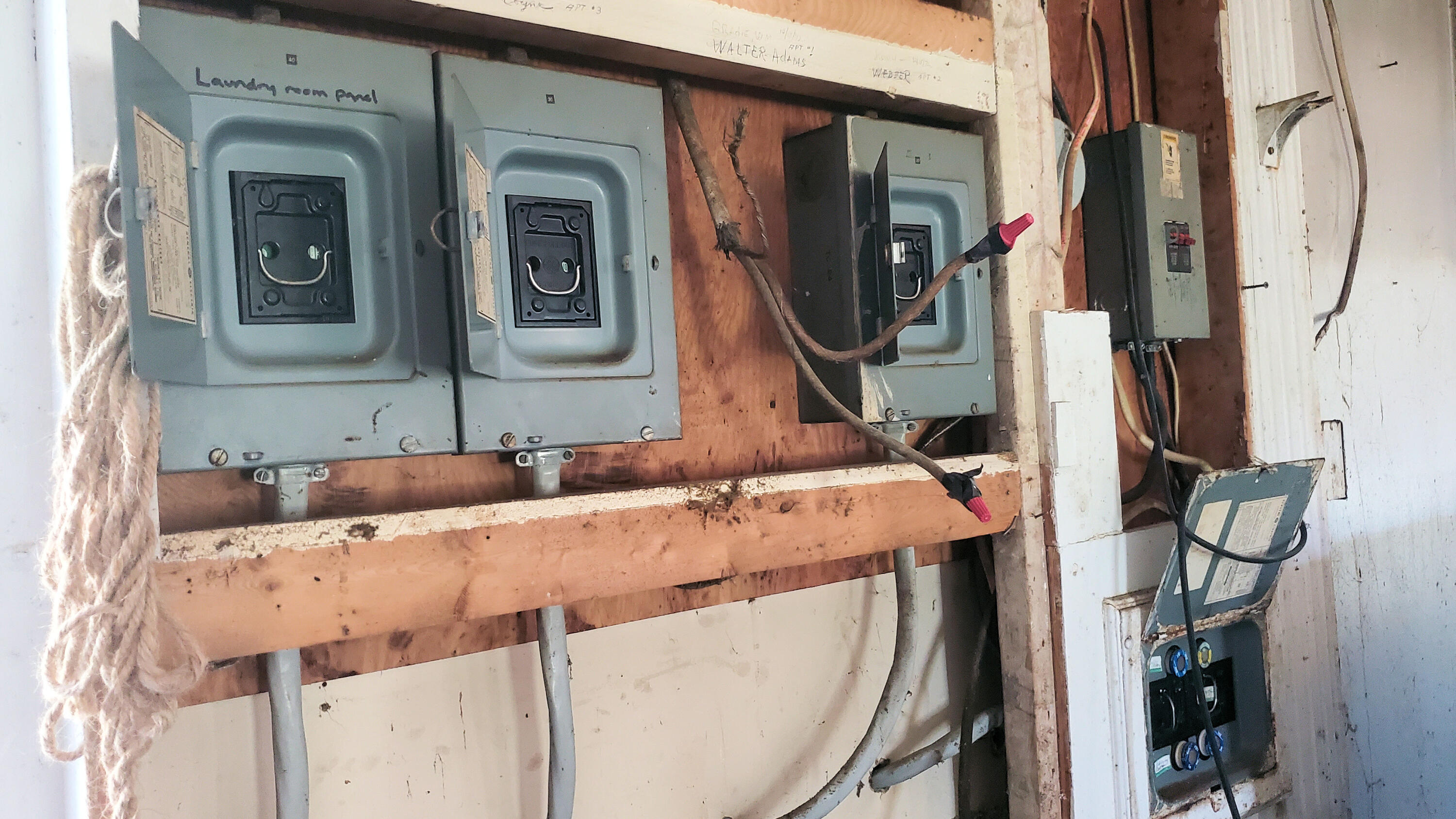 884 Surry Road Surry, ME 04684 - Photo 19 of 64 03_kitelectric