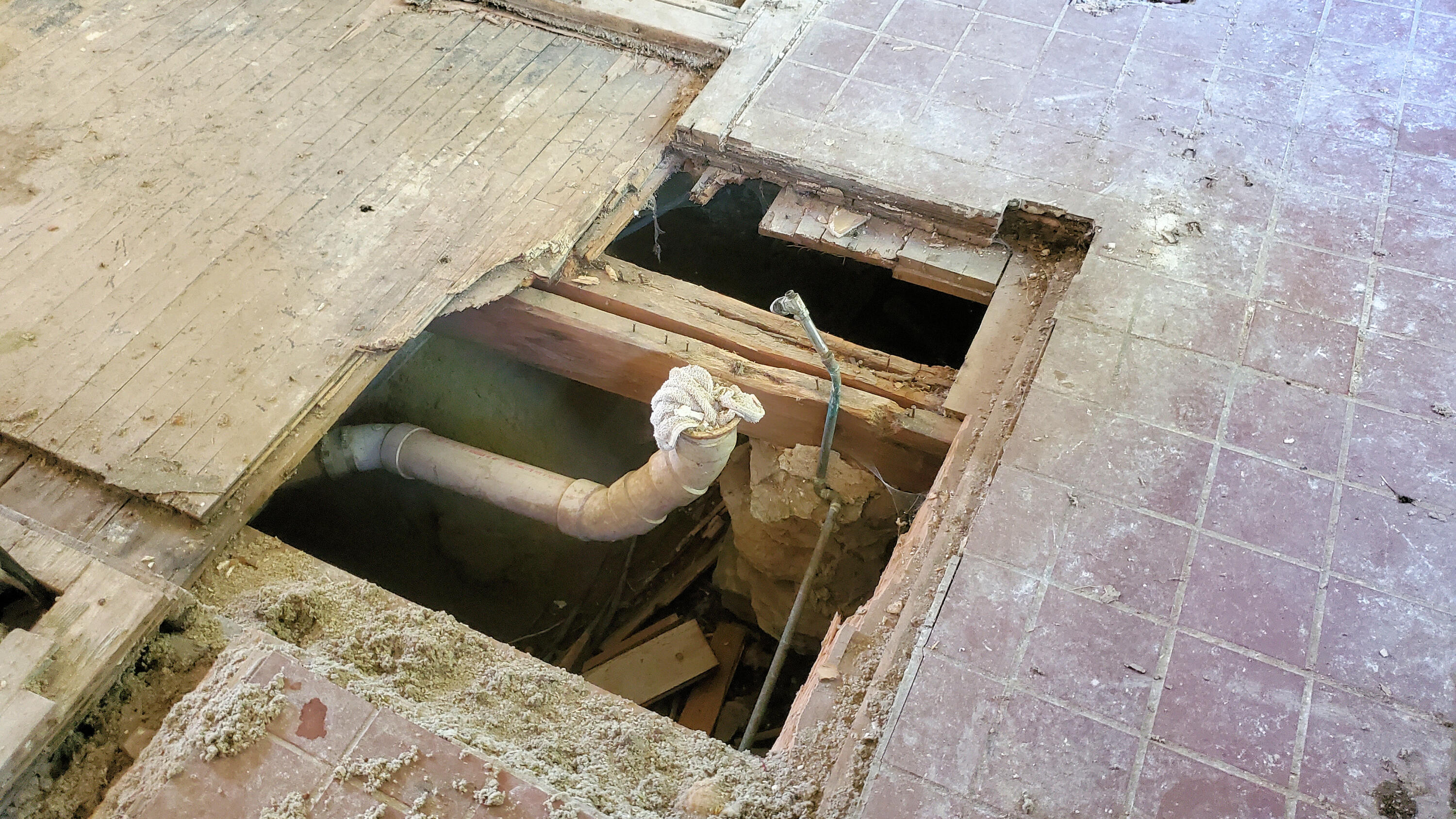 884 Surry Road Surry, ME 04684 - Photo 20 of 64 03_kitfloor