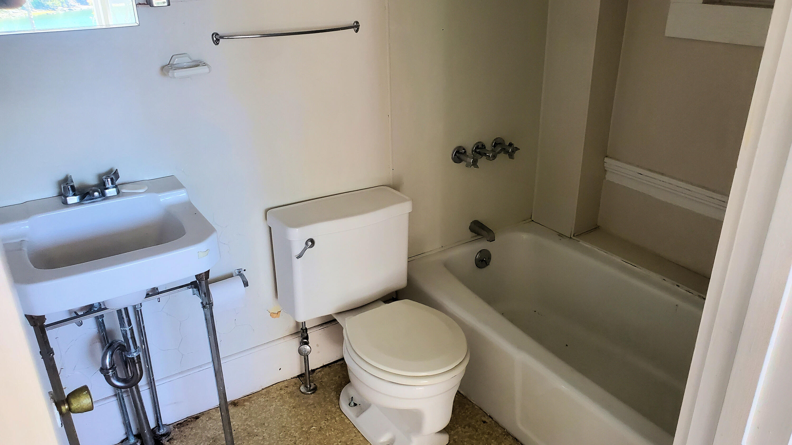 884 Surry Road Surry, ME 04684 - Photo 30 of 64 Bath