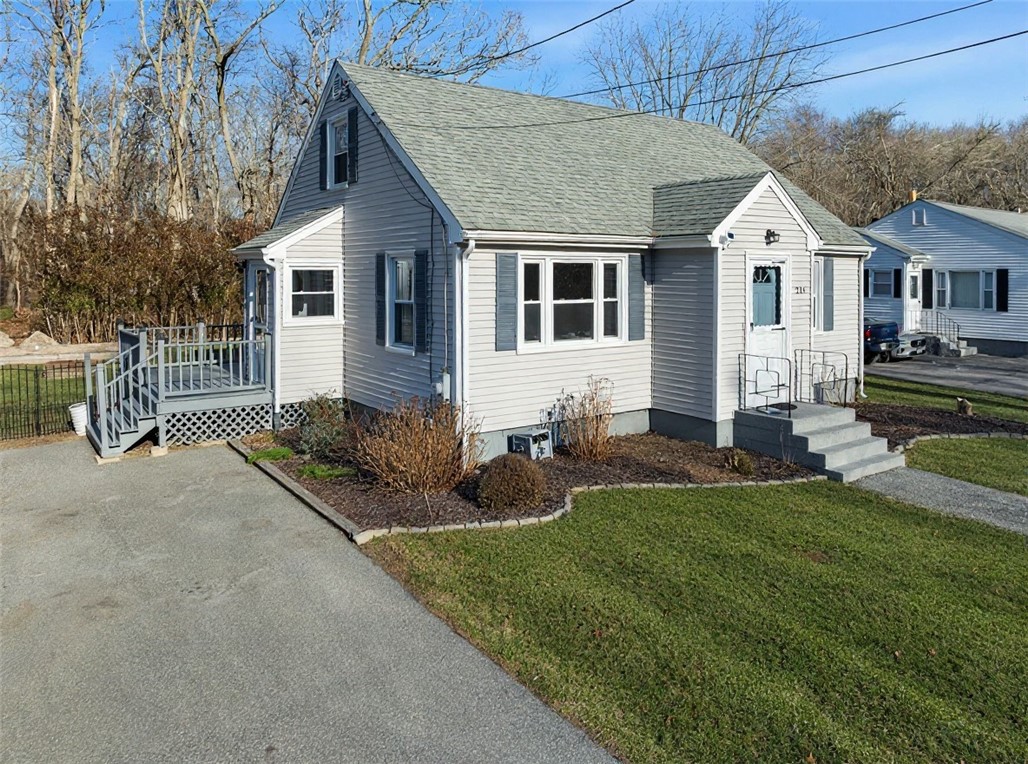 214 Souza Road Tiverton, RI 02878 - Photo 17 of 32 Gallery Image 17