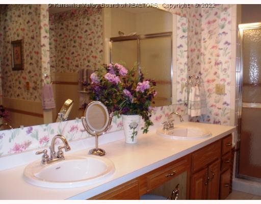 1 Lisa Circle Winfield, WV 25213 - Photo 8 of 8 Master Bath/Spa.