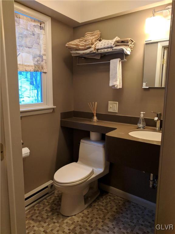 6901 Sell Road Zionsville, PA 18092 - Photo 27 of 33 master bath