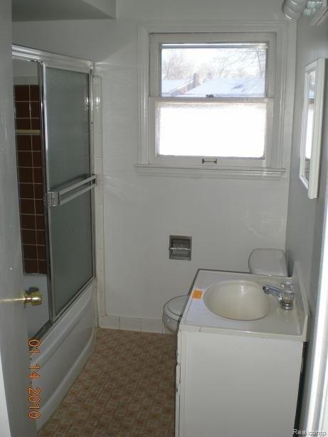 29623 Spring Arbor Drive Inkster, MI 48141 - Photo 10 of 13 Bathroom