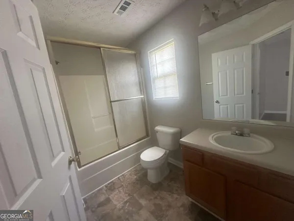 $1,800 | 6110 Flagstaf Walk, McDonough, GA 30252