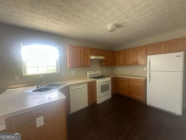 $1,800 | 6110 Flagstaf Walk, McDonough, GA 30252