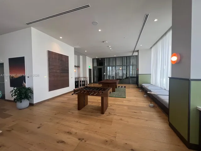 $4,950 | 11 Northeast 6th Street, Unit 814, Miami, FL 33132