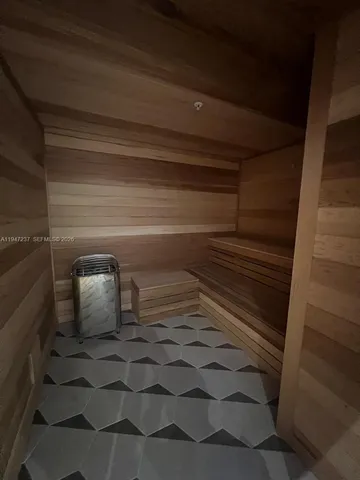 $4,950 | 11 Northeast 6th Street, Unit 814, Miami, FL 33132