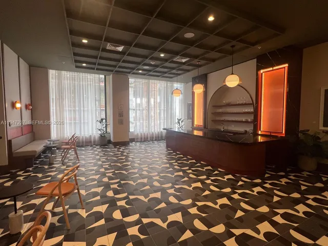 $4,950 | 11 Northeast 6th Street, Unit 814, Miami, FL 33132