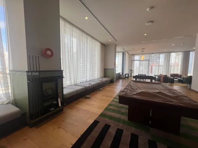 $4,950 | 11 Northeast 6th Street, Unit 814, Miami, FL 33132