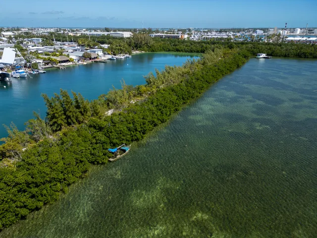 $9,499,000 | 7000 5th Street, Stock Island, FL 33040