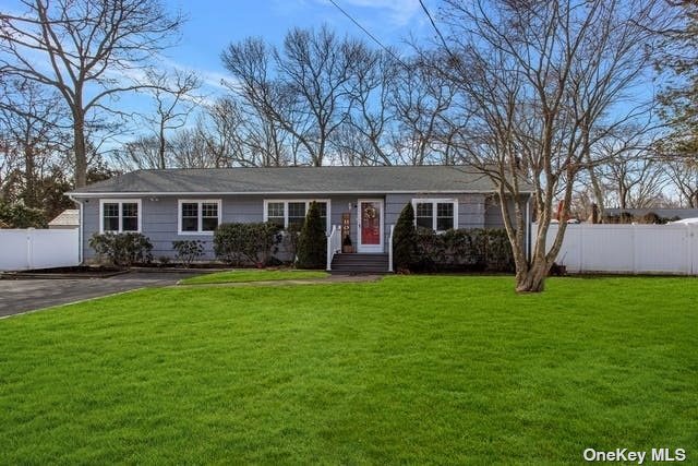 29 Linda Avenue Riverhead, NY 11901 - Photo 1 of 1