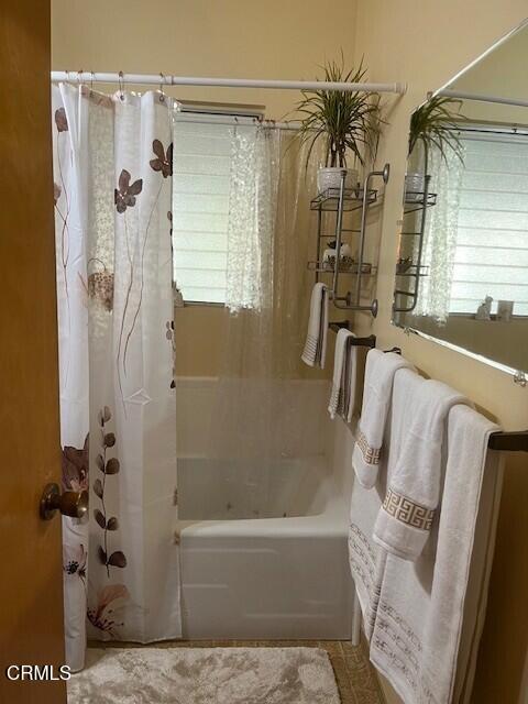 830 South Rice Road Ojai, CA 93023 - Photo 17 of 39 a bathroom with a shower and a tub