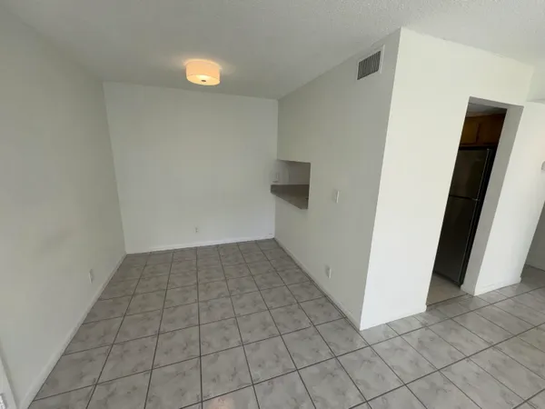 $1,600 | 1854 Abbey Road, Unit 102, West Palm Beach, FL 33415