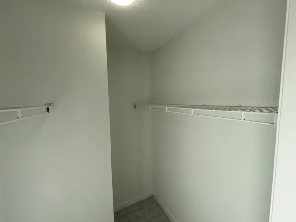 $1,600 | 1854 Abbey Road, Unit 102, West Palm Beach, FL 33415