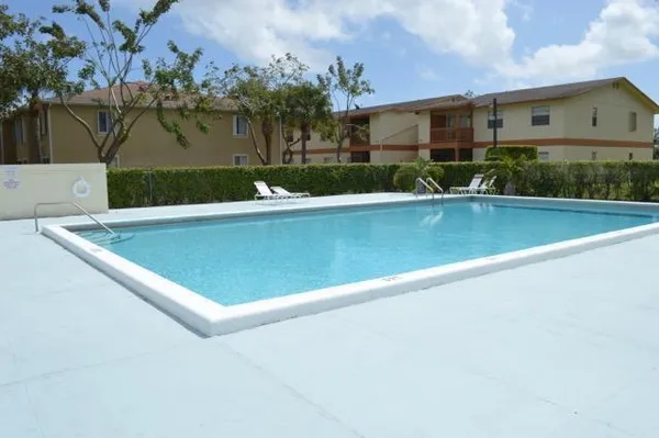 $1,600 | 1854 Abbey Road, Unit 102, West Palm Beach, FL 33415