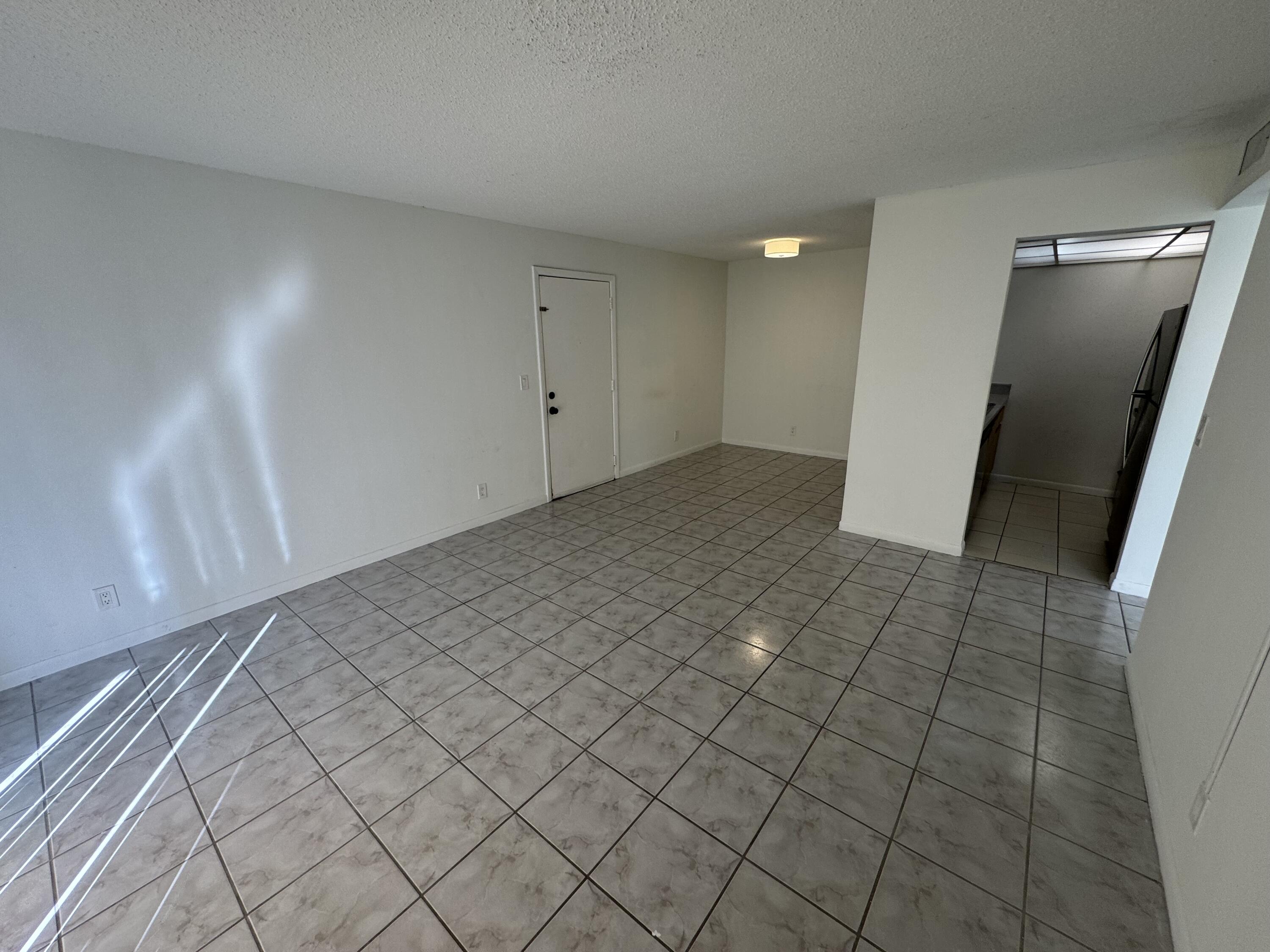 1854 Abbey Road, Unit 102 West Palm Beach, FL 33415 - Photo 5 of 26 Living Space