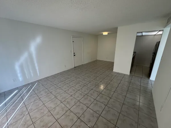 $1,600 | 1854 Abbey Road, Unit 102, West Palm Beach, FL 33415