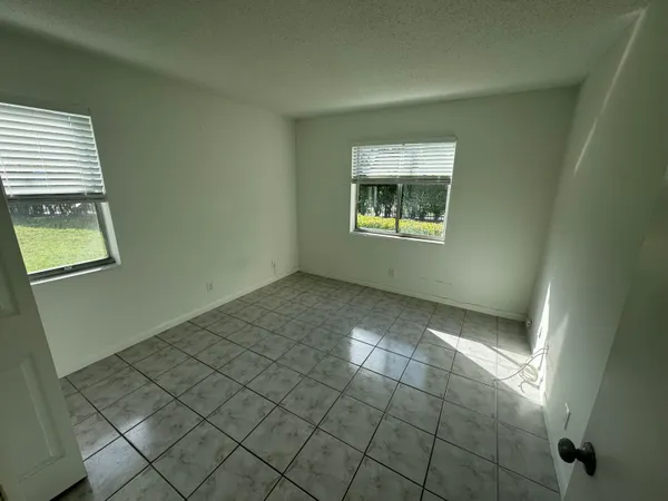 $1,600 | 1854 Abbey Road, Unit 102, West Palm Beach, FL 33415