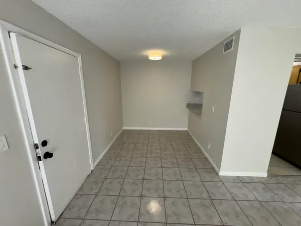 $1,600 | 1854 Abbey Road, Unit 102, West Palm Beach, FL 33415