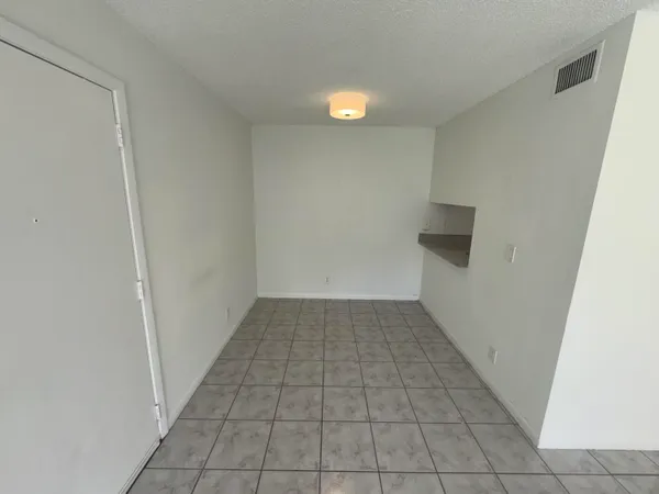 $1,600 | 1854 Abbey Road, Unit 102, West Palm Beach, FL 33415