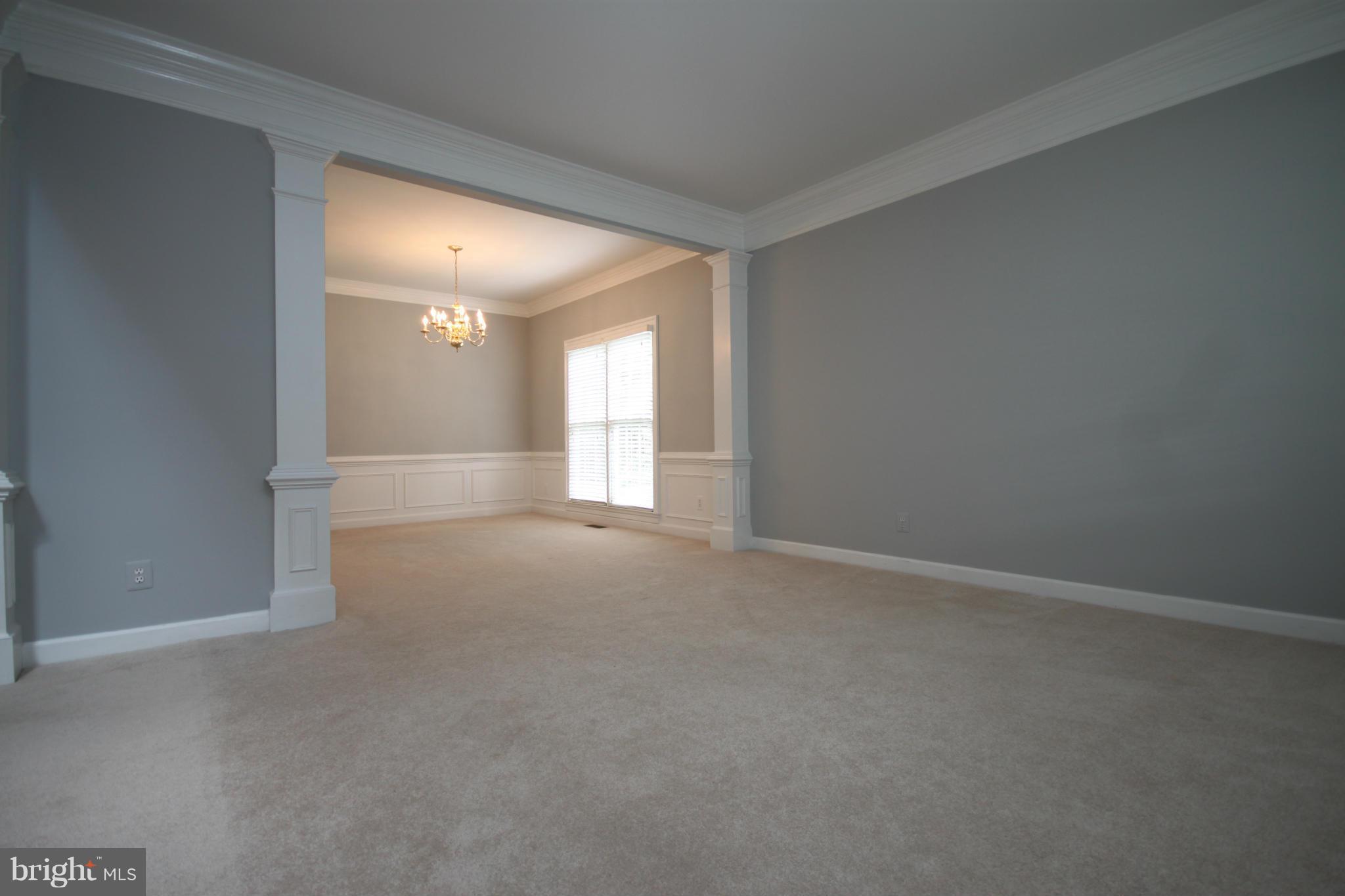 2703 Courthouse Oaks Road Vienna, VA 22181 - Photo 17 of 30 Living Room