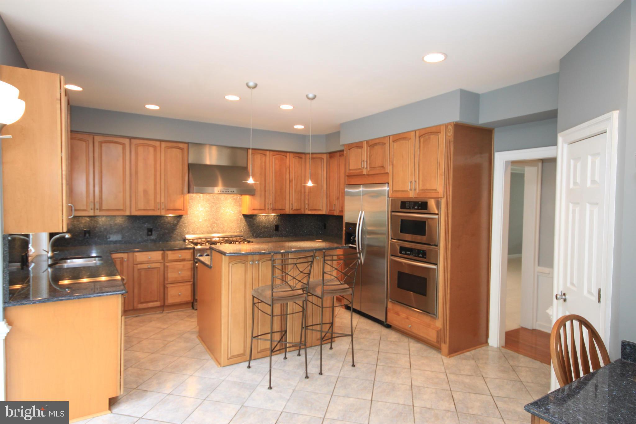 2703 Courthouse Oaks Road Vienna, VA 22181 - Photo 4 of 30 Kitchen