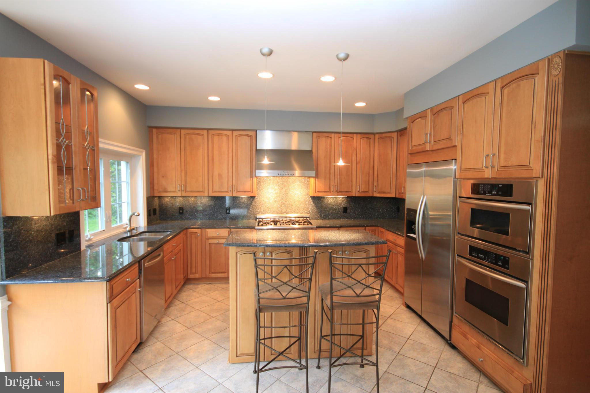 2703 Courthouse Oaks Road Vienna, VA 22181 - Photo 5 of 30 Kitchen