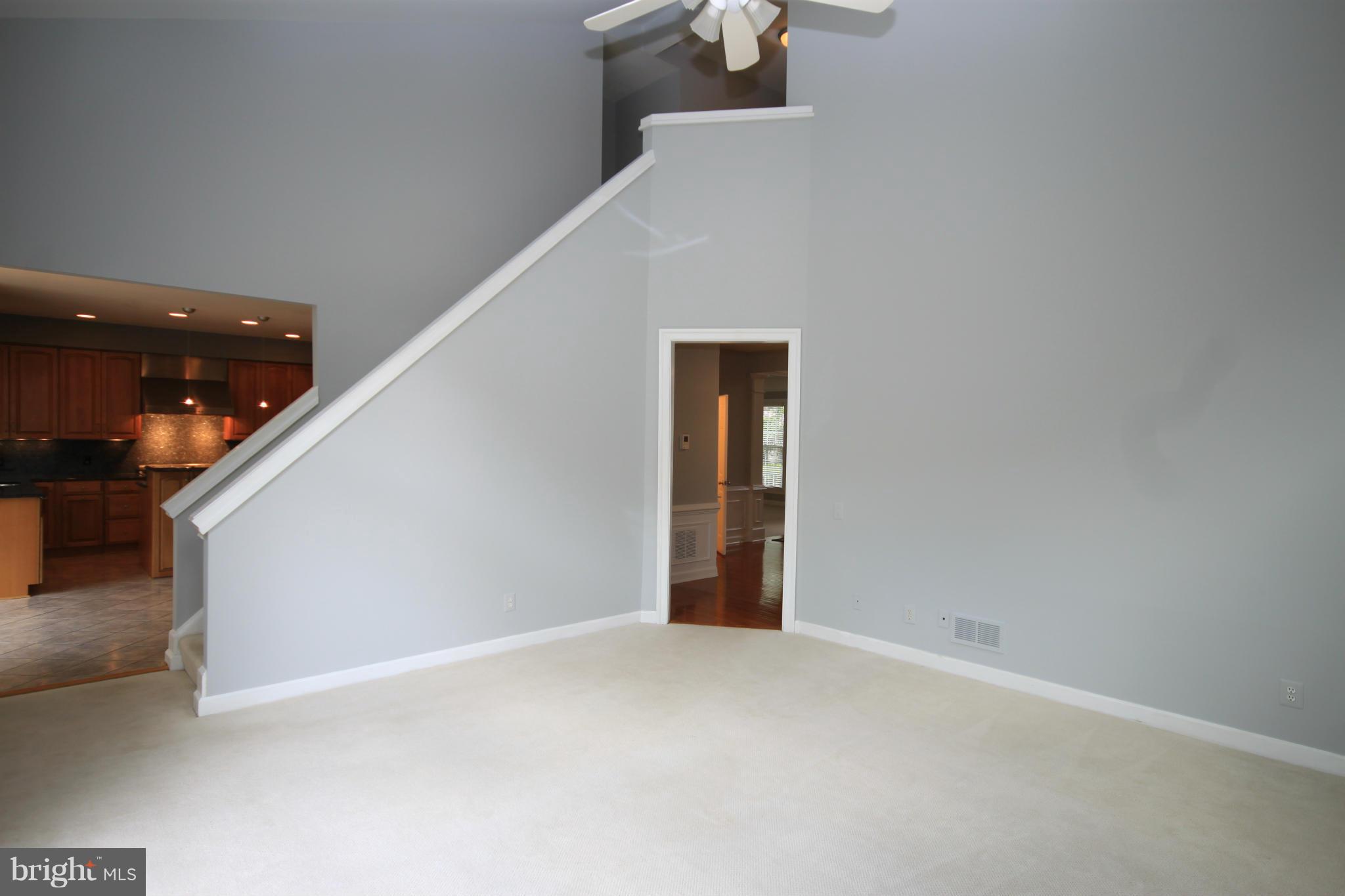 2703 Courthouse Oaks Road Vienna, VA 22181 - Photo 9 of 30 Family Room