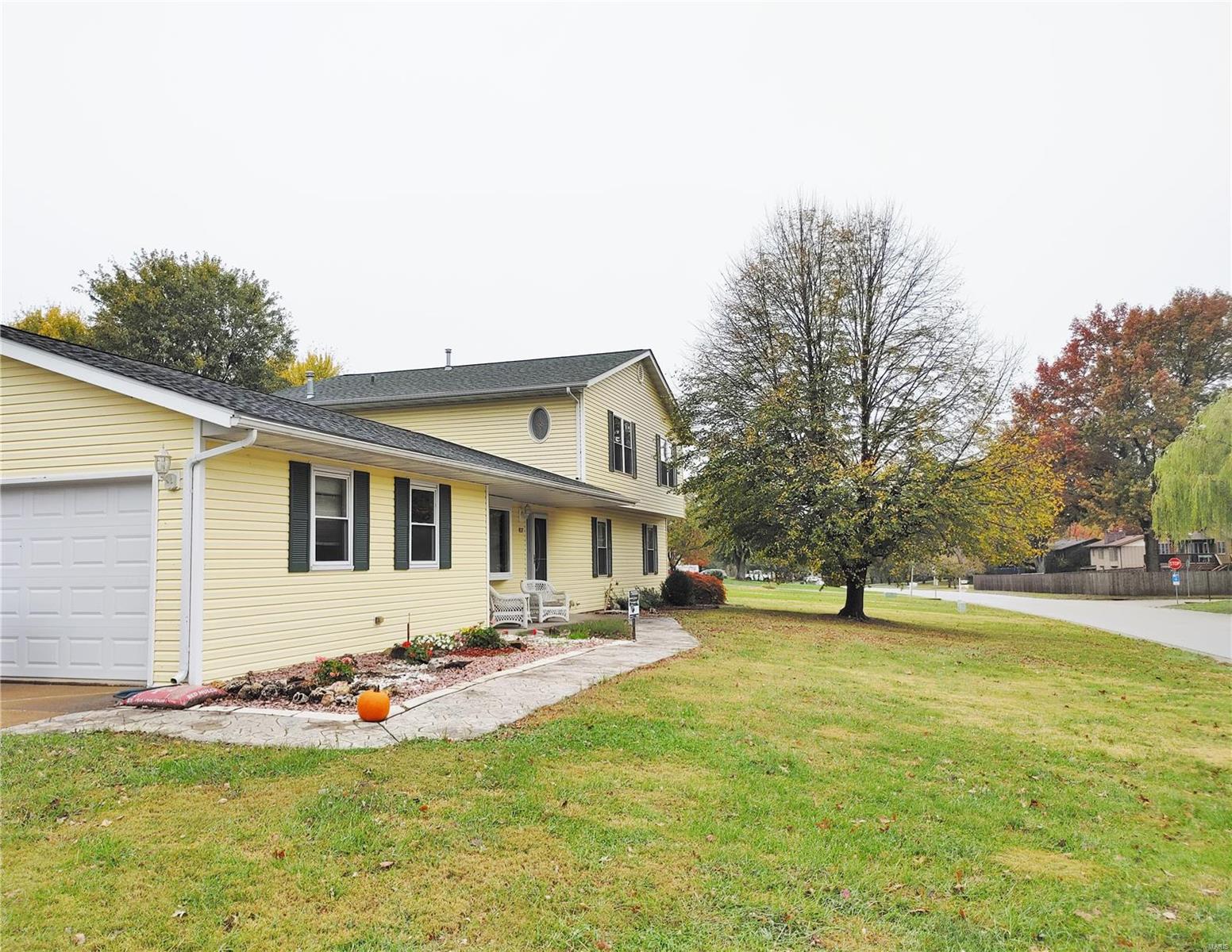 927 Long Branch Road Troy, IL 62294 - Photo 2 of 46 Gallery Image 2