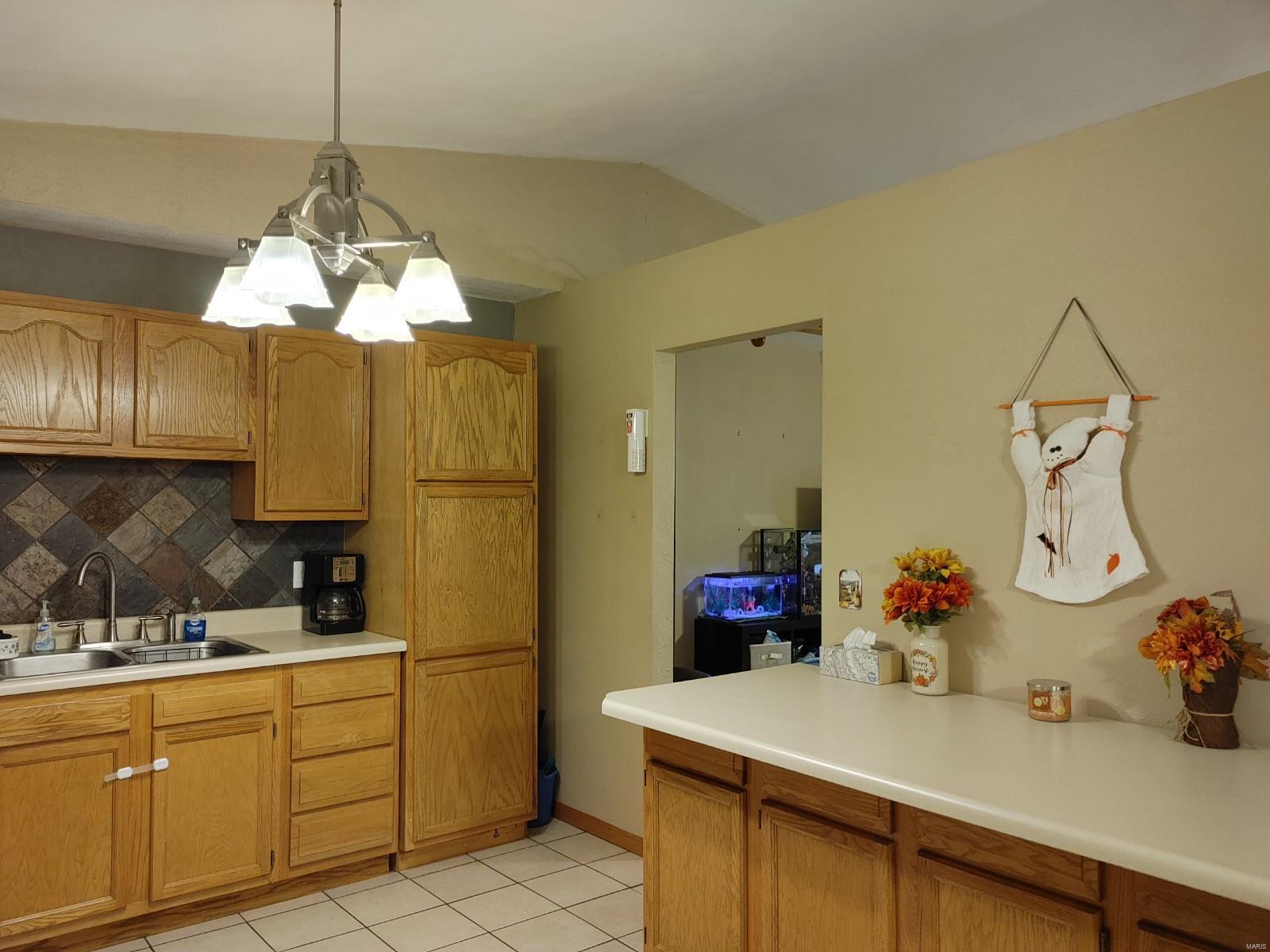 927 Long Branch Road Troy, IL 62294 - Photo 15 of 46 Gallery Image 15