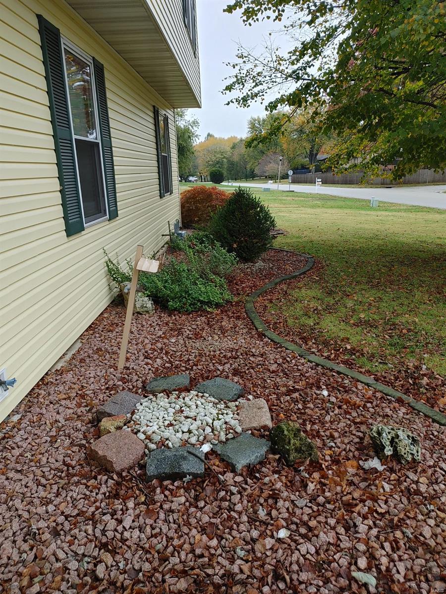927 Long Branch Road Troy, IL 62294 - Photo 6 of 46 Gallery Image 6