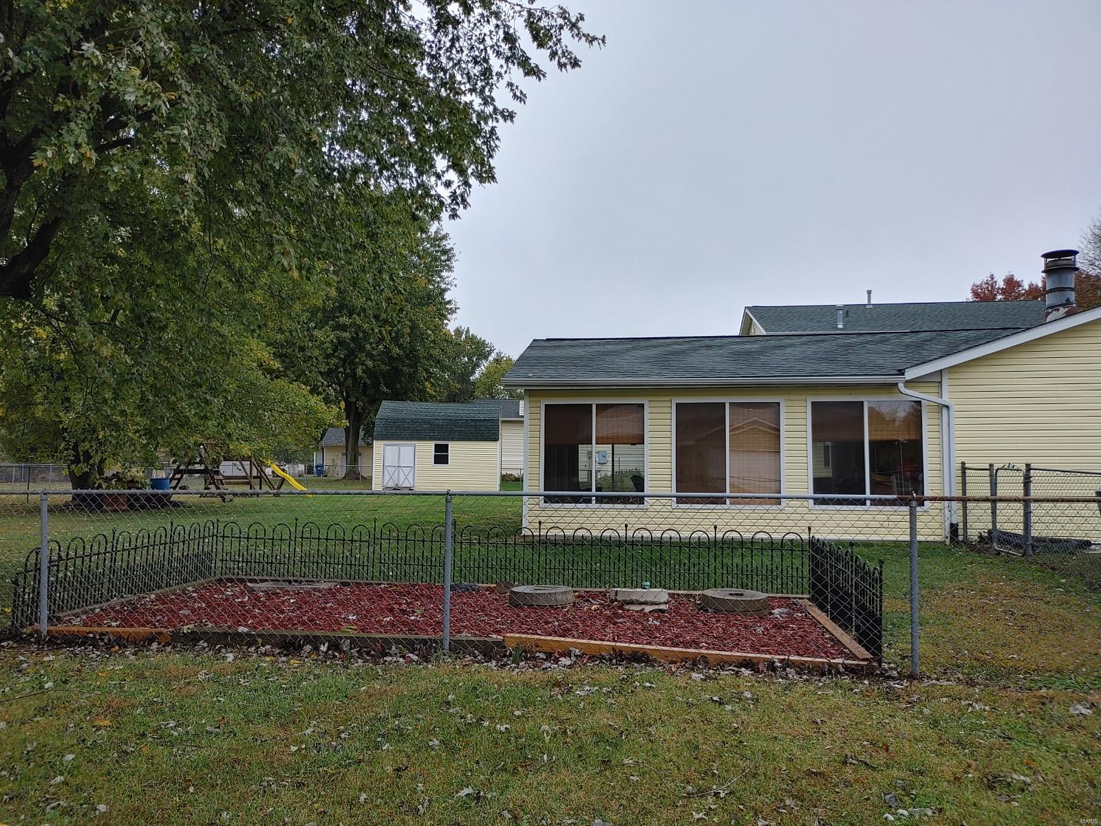 927 Long Branch Road Troy, IL 62294 - Photo 7 of 46 Gallery Image 7