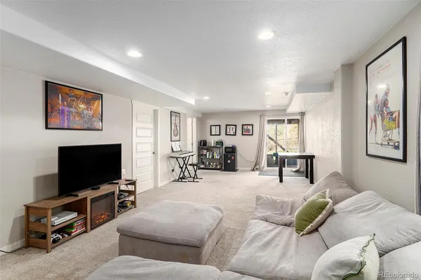 $725,000 | 4691 Whimbrel Drive, Littleton, CO 80126