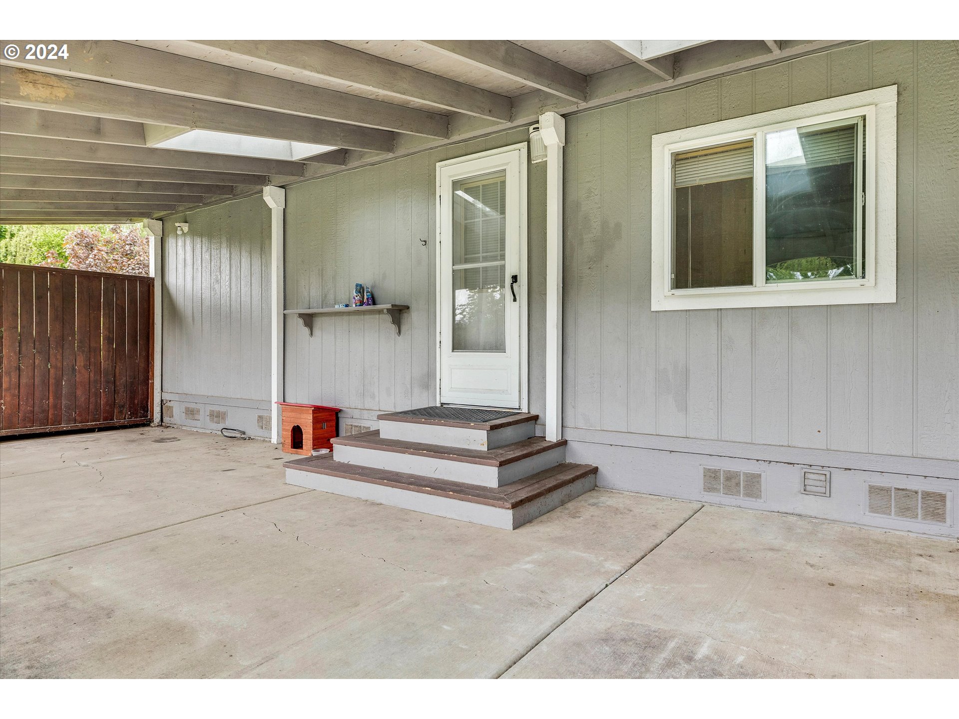 3275 Southeast Locks Road Dayton, OR 97114 - Photo 14 of 18 Covered Patio