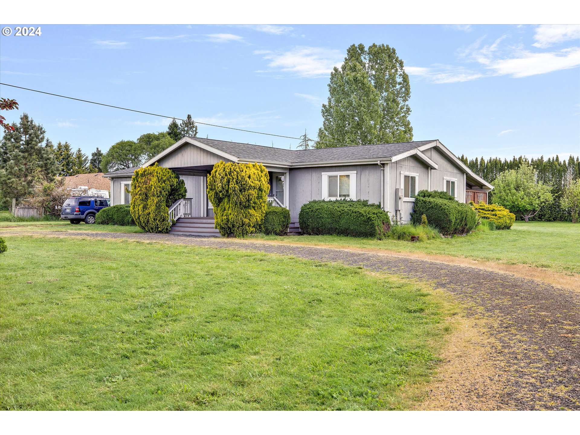 3275 Southeast Locks Road Dayton, OR 97114 - Photo 5 of 18 Front Yard