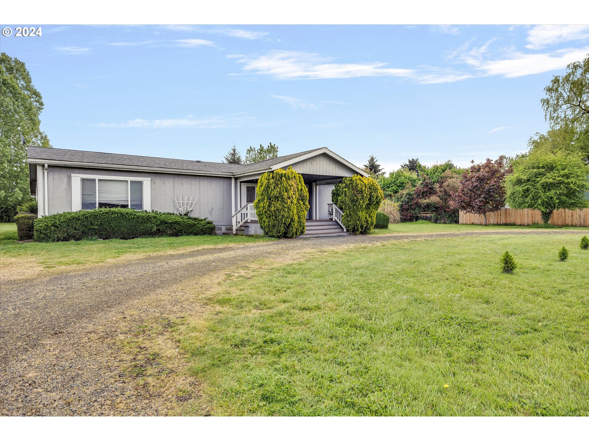 3275 Southeast Locks Road Dayton, OR 97114 - Photo 6 of 18 Front Yard