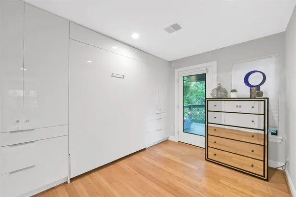 $749,000 | 929 Wynnwood Lane, Houston, TX 77008