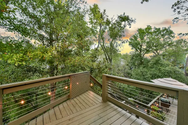 $749,000 | 929 Wynnwood Lane, Houston, TX 77008