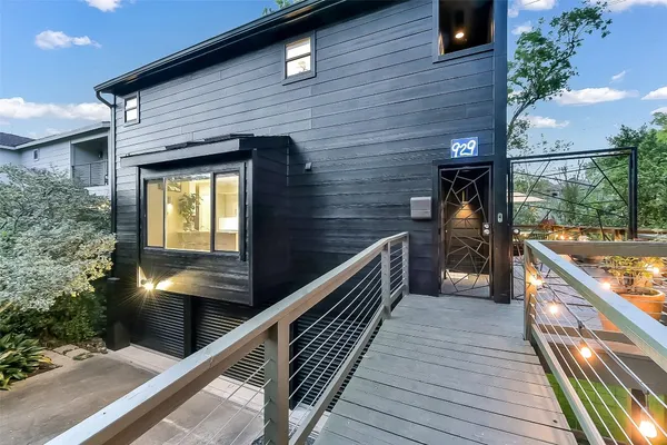 $749,000 | 929 Wynnwood Lane, Houston, TX 77008