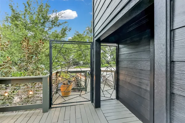 $749,000 | 929 Wynnwood Lane, Houston, TX 77008