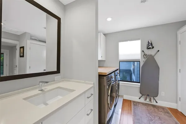 $749,000 | 929 Wynnwood Lane, Houston, TX 77008