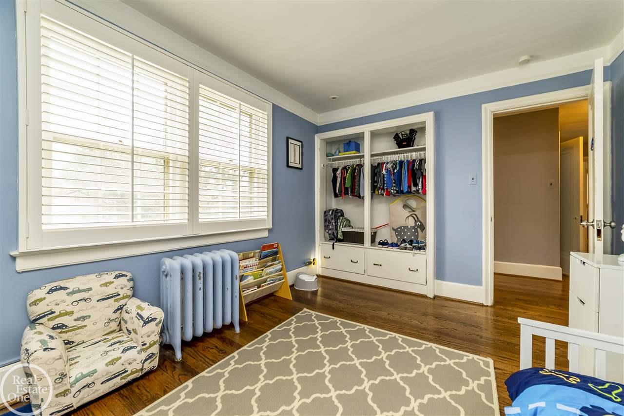 69 Moran Road Grosse Pointe, MI 48236 - Photo 26 of 44 50003422-25.JPG