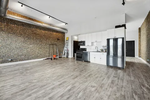 $2,700 | 1572 North Milwaukee Avenue, Unit F, Chicago, IL 60622
