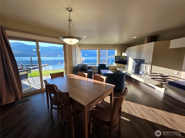 $2,700 | 1 Lakeside 714-i, Manson, WA 98831