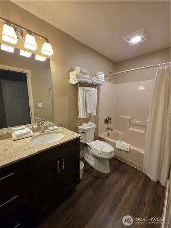 $2,700 | 1 Lakeside 714-i, Manson, WA 98831