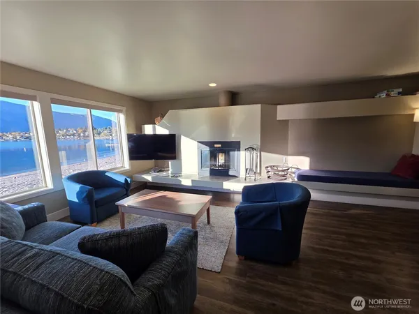 $2,700 | 1 Lakeside 714-i, Manson, WA 98831