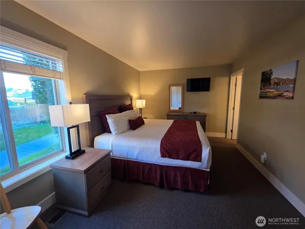$2,700 | 1 Lakeside 714-i, Manson, WA 98831