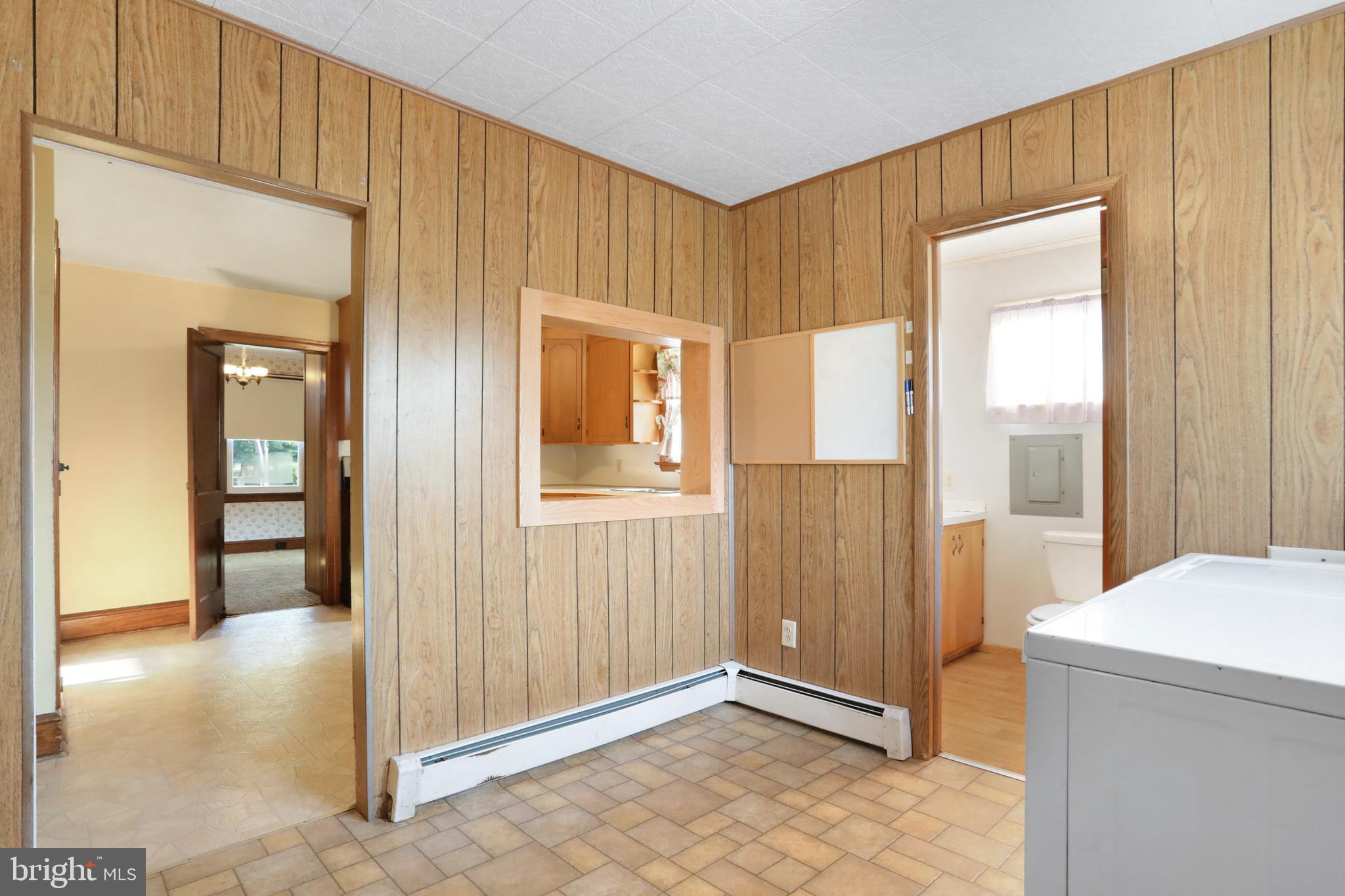 17223 Reiff Church Road Hagerstown, MD 21740 - Photo 22 of 58 Laundry/Mud Room