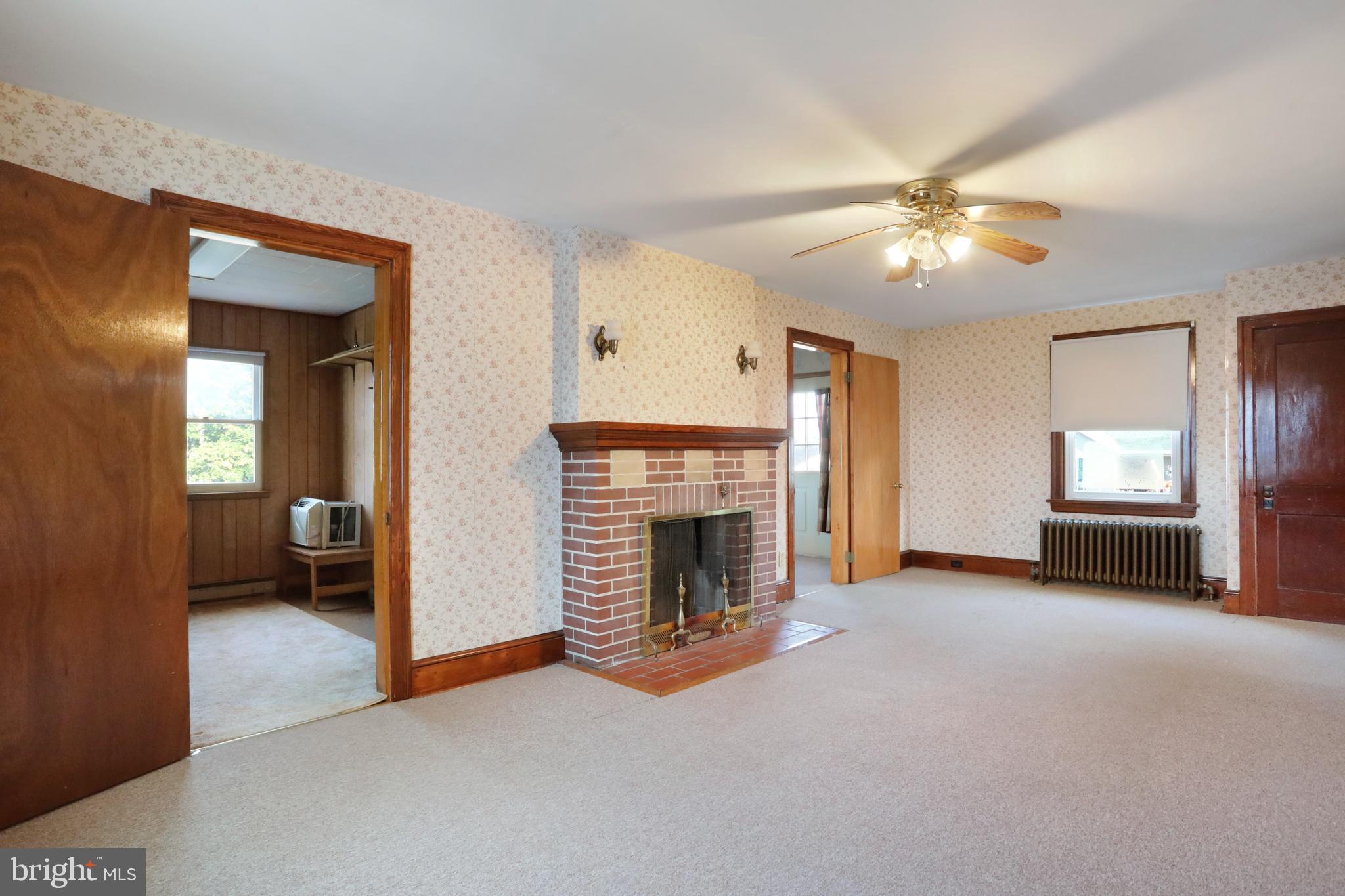 17223 Reiff Church Road Hagerstown, MD 21740 - Photo 8 of 58 Living Room